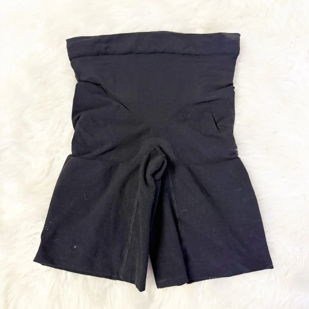 Spanx High-Waisted Black Shapewear Shorts Size Small